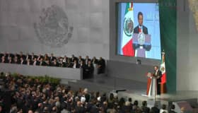 Fotos: Acompañan políticos y empresarios a EPN en Palacio Nacional