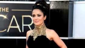 Oscar 2013: Salma Hayek llega al 'Dolby Theatre'