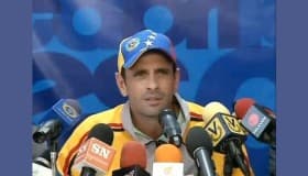 Venezuela: Capriles denuncia represión contra opositores; gobierno justifica toques de queda
