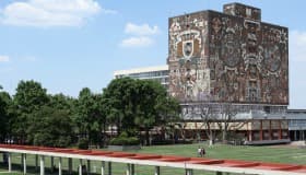 EPN no fue alumno de la UNAM; UP es responsable de sus estudiantes: Graue