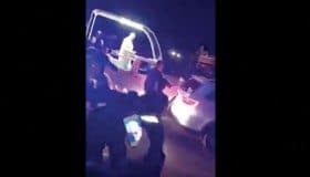 Rompe valla de seguridad para saludar al Papa y es detenida (Video)