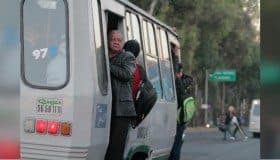 "Hoy No Circula" para todos inicia con mala calidad de aire y transporte saturado (Fotos)
