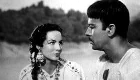 Slim compró parte del tesoro cinematográfico de México, en operación manchada por evasión de impuestos