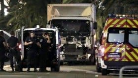 Al menos 80 muertos y 18 heridos graves por atentado en Niza