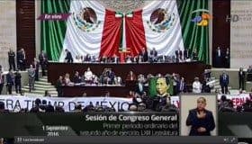 "Fuera Trump de México", manta de diputados de Morena (Foto)