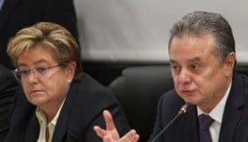 Ingresos de Pemex bajaron 75% por caída en precios del petróleo: Joaquín Coldwell