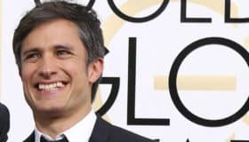 Gael García Bernal corrige tuit de Ebrard; "Gracias Diego", responde el canciller; "Saludos Camacho S.", revira el actor
