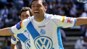 Representante de Alan Pulido crea empresa en Malta