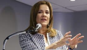 Por declinación, nada; "no soy dueña de la voluntad de quienes me siguen": Margarita Zavala a Aristegui