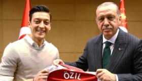 Niegan racismo en la Selección de Alemania, tras acusación de Mesut Özil (Video)