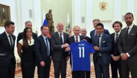 Se codea Jorge Campos con Vladimir Putin en el Kremlin (Foto)
