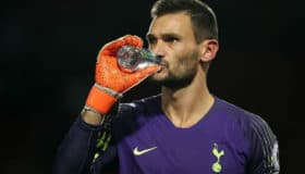 Sancionan y multan a Hugo Lloris por su "noche de copas" (Video)