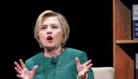 "Hoy decimos basta": Hillary Clinton llama a los estadounidenses a las urnas