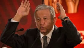 Gobierno de AMLO no respeta pluralidad: Figueroa; hacen falta voces que le "señalen su errores": Reyes Orona