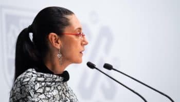 Defiende Sheinbaum ley eléctrica de AMLO; reforma de Peña, aprobada con "cadena de sobornos", recuerda