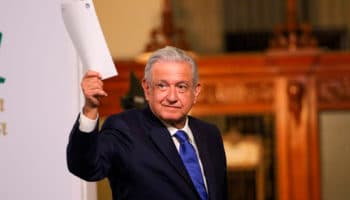 Anuncia AMLO que se transparentará archivo de espionaje del Cisen | Entérate