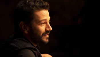 Reconocen a Diego Luna en Madrid con el Premio Platino de Honor