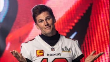 Se une Tom Brady a la lista de estrellas que anuncian su retiro, pero se arrepienten  | Tuit
