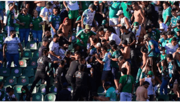 Castigan a la barra del León por bronca y gritar "asesinos" a jugadores del Querétaro | Video