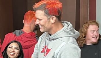 NFL: Tom Brady estrena un nuevo "look" con causa | Video