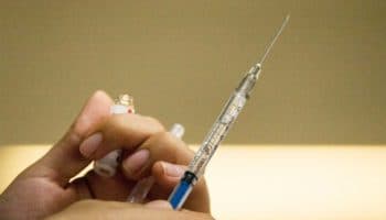 Vacuna rusa Sputnik ahora tendrá dosis contra ómicron y delta