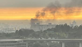 Se registra incendio en Santa Fe al tratar de desalojar un predio; vecinos bloquean la zona