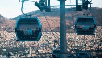 Sujeto intenta arrojarse de torre del Cablebús en la GAM