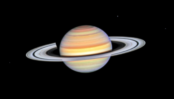 El telescopio Hubble capta imágenes nuevas de la temporada de rayos de Saturno