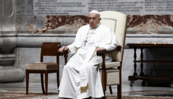 El papa Francisco echa del clero a un exobispo belga acusado de pederastia