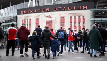 Champions League: Salen Gunners a dinamitar la eliminatoria en Emirates Stadium | Video