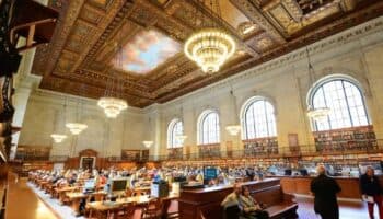 Las peticiones de censura en bibliotecas de Estados Unidos aumentaron en 2023, según un reporte