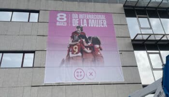 RFEF rinde en su fachada un homenaje al Día Internacional de la Mujer (8M) | Video