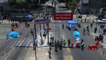 Vecinos afectados por agua contaminada levantan bloqueo
