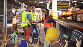 México crea 84,857 empleos formales en abril y suma casi 350,000 en el año