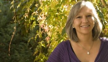 “No creo que la traducción literaria encuentre competencia con la Inteligencia Artificial”: Selma Ancira