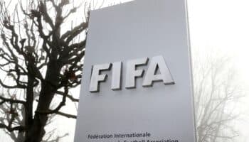 Piden más de 100 jugadoras a FIFA terminar con patrocinio de Saudi Aramco