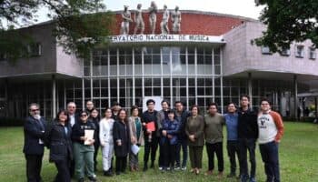Autoridades culturales se reúnen con manifestantes de la Escuela Superior de Música
