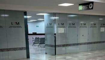 INM libera a familia china retenida en el AICM desde el 13 de noviembre