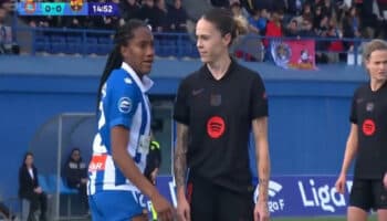 Condena Espanyol 'tocamiento' de jugadora del Barsa Femení | Video