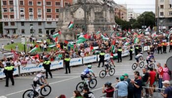 La Vuelta a España 2025: No hay ganador de la undécima etapa por protesta pro Palestina en Bilbao | Video y fotogalería