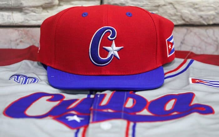 Cuba, a la espera de que EE.UU. otorgue visas a su equipo de beisbol para competir en el Clásico Mundial