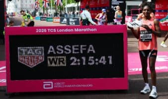 Atletismo | Mejora Tigst Assefa su propia marca mundial en el Maratón de Londres | Video
