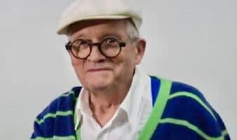 A los 88 años murió David Hockney, leyenda del Pop Art
