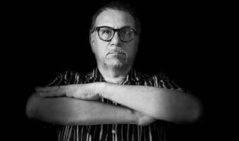 “Ya no veo las fronteras hacia fuera, sino hacia adentro”: Luis Humberto Crosthwaite
