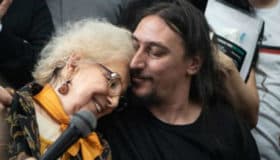 Argentina: Abuelas de Plaza de Mayo presentan a nieto localizado número 130