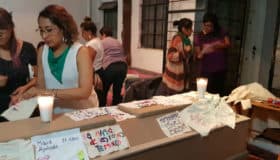 Morelos: Mujeres arrancan el 8M con funeral simbólico y tejido de nombres de víctimas de femicidio