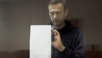 EU expresa preocupación por el paradero del opositor ruso Navalni