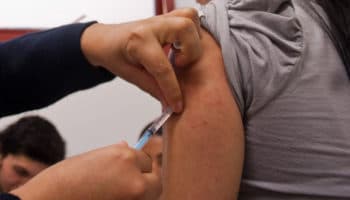 México bajó 15% la cobertura de vacunación en sarampión y DTP | Entérate