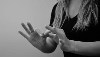 Lenguaje de señas en #Niñonautas, con Kirén Miret | Video