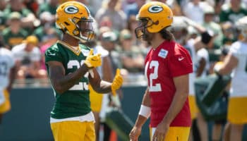 NFL: Aaron Rodgers, mariscal de campo de los Empacadores, arremete contra joven cuerpo de receptores | Video